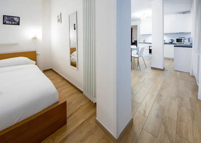 Housmart Val D'aposa 5 * بولونيا