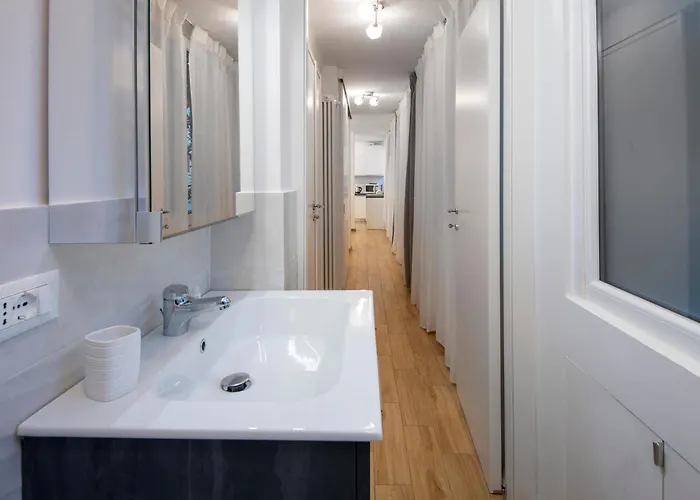 Housmart Val D'aposa 5 شقة *